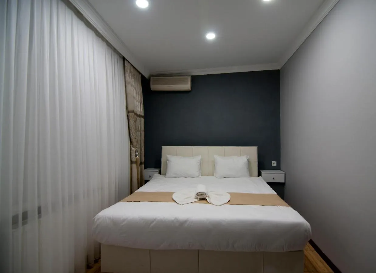 Istanbul Palace Hotel 3*,