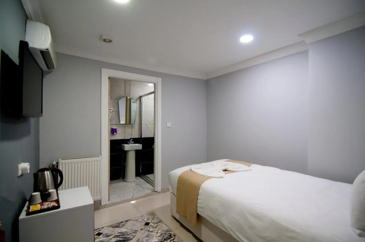 Istanbul Palace Hotel