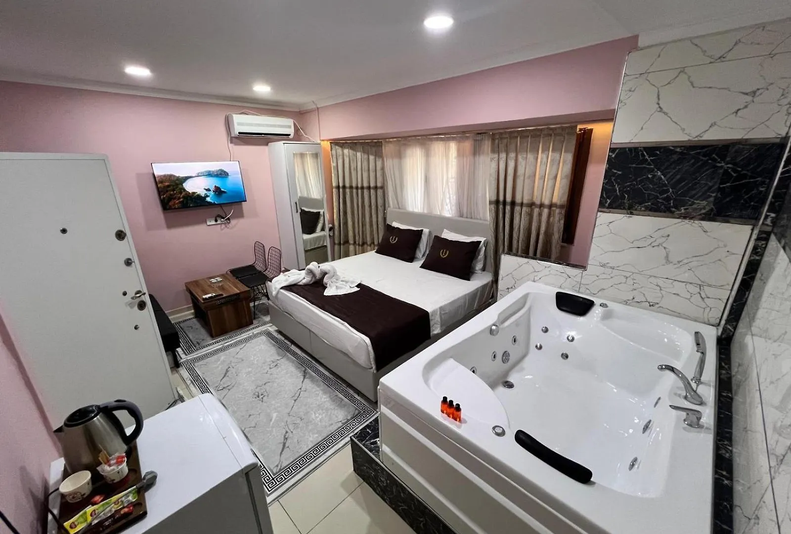Istanbul Palace Hotel